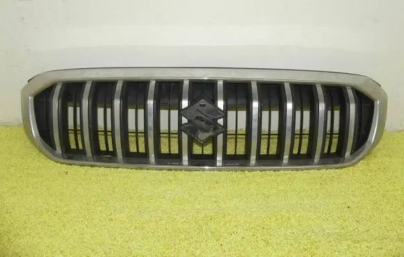 Suzuki SX4 S-Cross Front bumper upper radiator grill