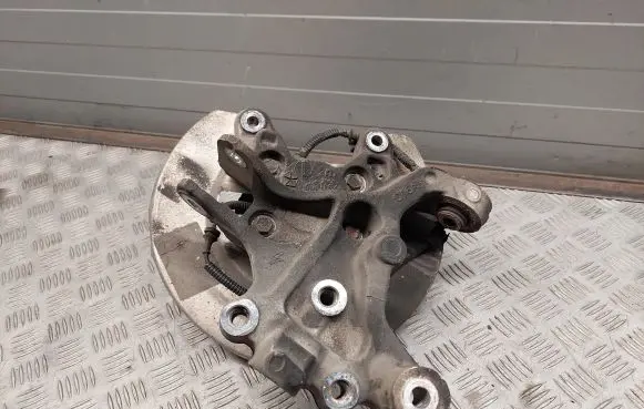 Chrysler Pacifica Rear wheel hub 016AB