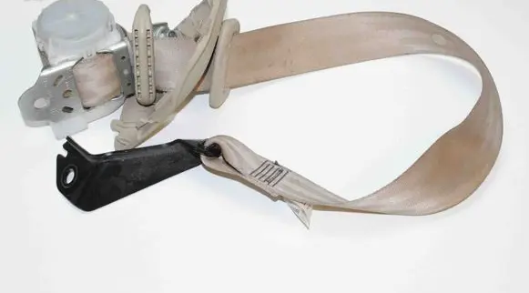 Toyota Land Cruiser (BJ70) Middle seatbelt (rear) 059558 049558