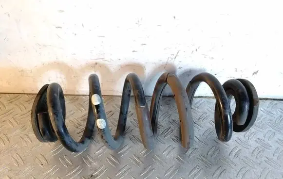 Lexus RX V Rear coil spring 