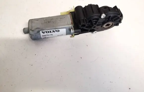 Volvo XC90 Seat adjustment motor 30675176 0390203214