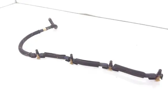 Volkswagen PASSAT B7 Fuel return line/hose 