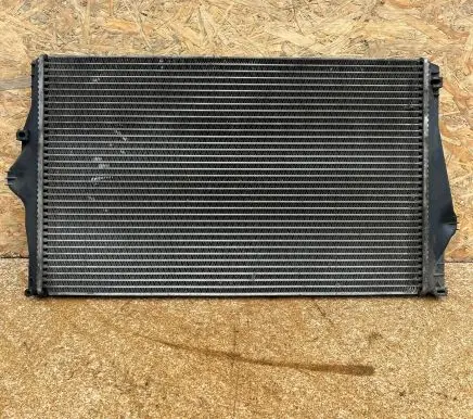 Volvo XC90 Intercooler radiator 8627375