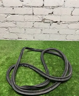 Mercedes-Benz GLE W167 Trunk rubber seal (body) a1677408600