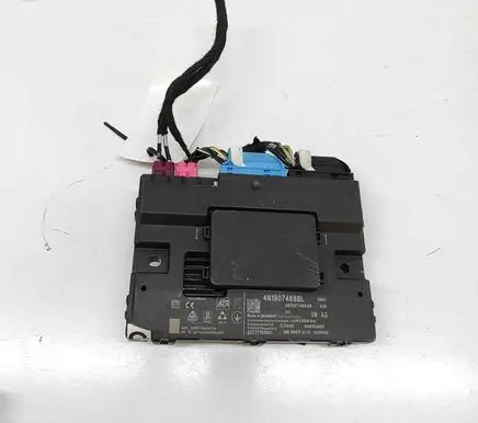 Audi Q7 4M Gateway control module 4N1907468AB A2C77155601