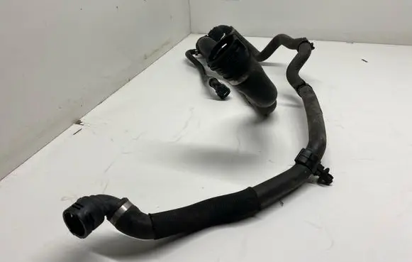 BMW 3 E92 E93 Engine coolant pipe/hose 7525641