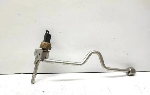 BMW 3 E90 E91 Fuel injector supply line/pipe 4561986