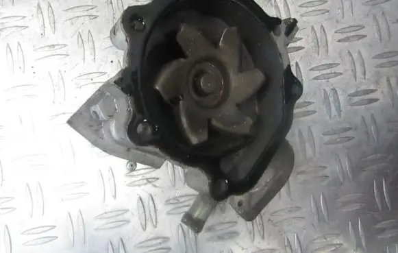 Subaru Forester SF Water pump