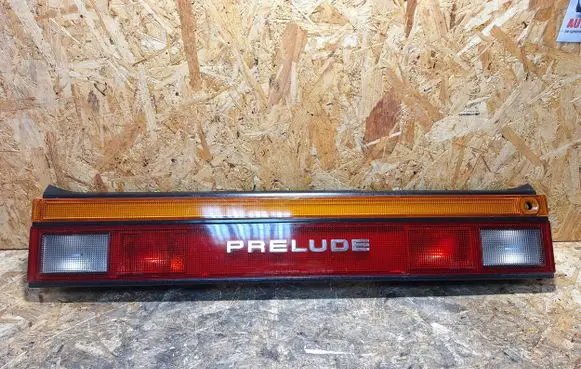 Honda Prelude Trunk door license plate light bar 016-3975