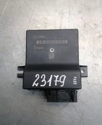Audi A6 S6 C6 4F Gateway control module 4F0907468B