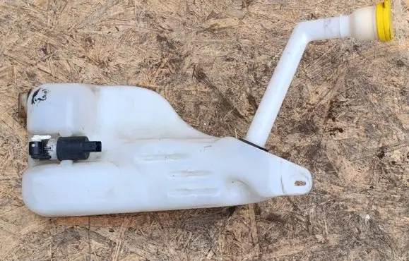 Windshield washer fluid reservoir/tank