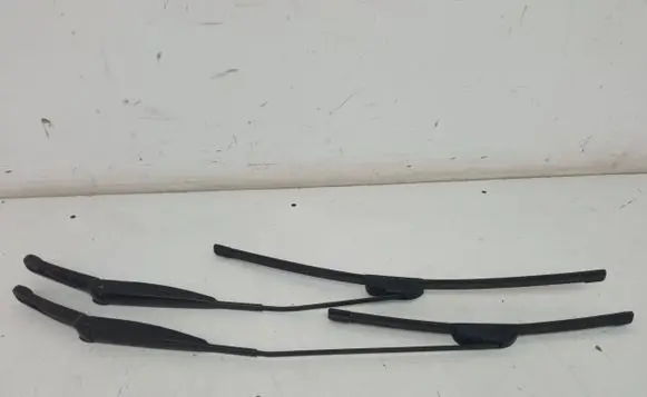 Fiat Panda II Front wiper blade arm A065