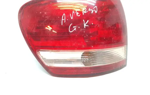 Toyota Avensis Verso Rear/tail lights