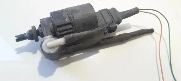 Renault Megane I Windscreen/windshield washer pump 7700821782