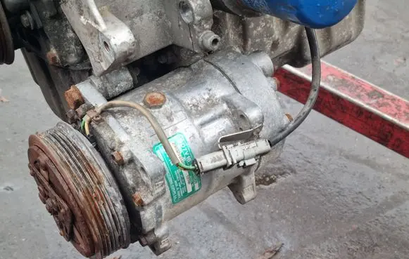 Peugeot 307 Air conditioning (A/C) compressor (pump) SD7V16