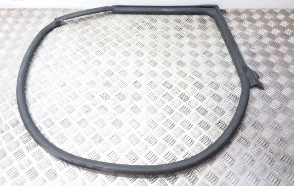 Rear door rubber seal (on body)