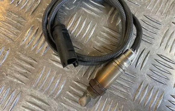 BMW 5 E60 E61 Lambda probe sensor 1433940 0258005109