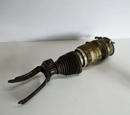 Volkswagen Touareg II Front shock absorber/damper 7P6616039N