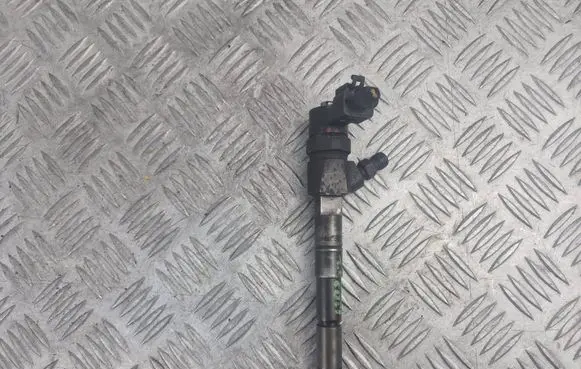 Opel Zafira B Fuel injector 0445110159