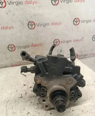 Mercedes-Benz C W204 Fuel injection high pressure pump A6510700701 28252614 0069599B0E