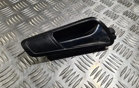 Volkswagen PASSAT B6 Front door interior handle 3C1837114