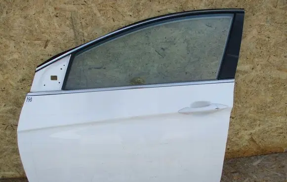 Hyundai i40 Front door