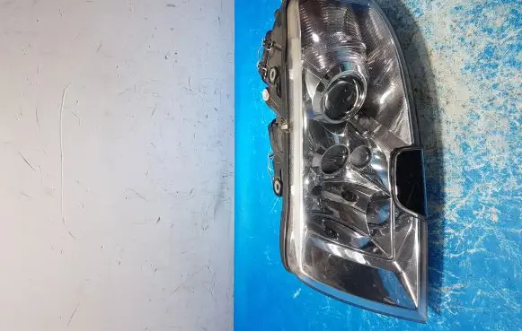 Skoda Superb B5 (3U) Headlight/headlamp