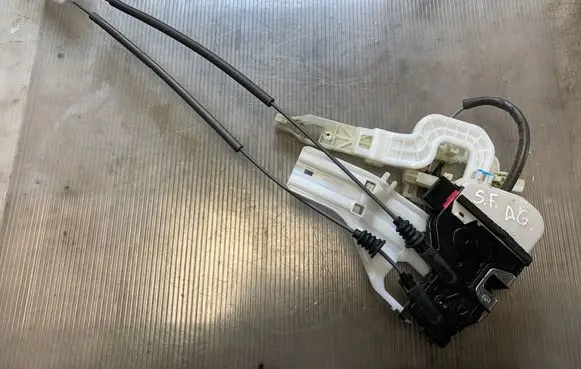 Hyundai Santa Fe Rear door lock 814202W030GBL 814202W030