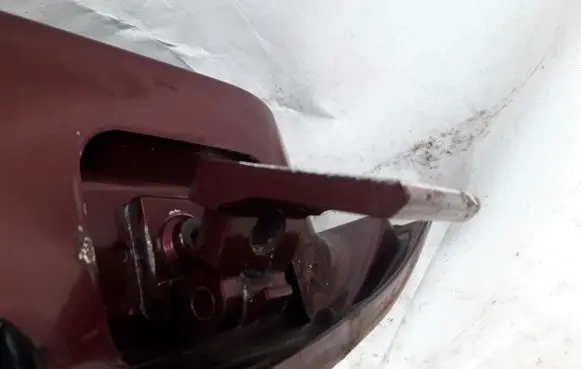Volkswagen Golf III Rear door lower hinge