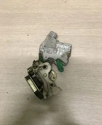 Nissan Terrano Front door lock