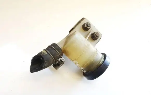 Nissan Primera Brake fluid reservoir 