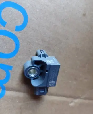 Hyundai Tucson TL Airbag deployment crash/impact sensor 95920B4000 08182018 A7176400449