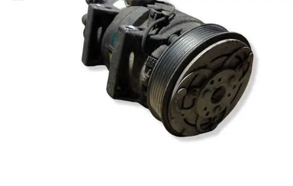 Volvo XC90 Air conditioning (A/C) compressor (pump) 8708581