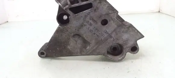 Audi A3 S3 A3 Sportback 8P Engine mounting bracket 03G199207A