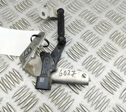 BMW X6 G06 Rear air suspension level height sensor 6895467