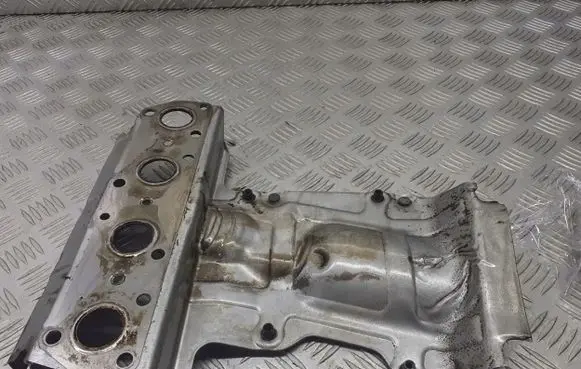 Peugeot 308 Heat shield in engine bay V756311180-03