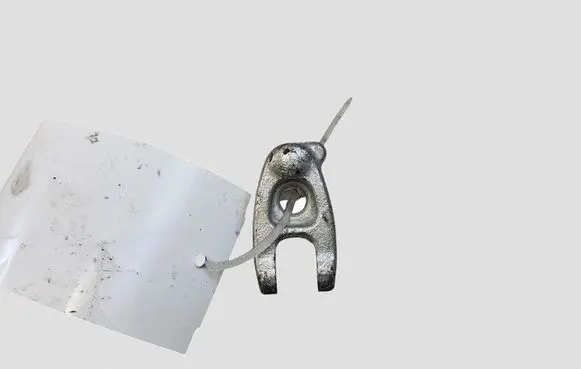 Mercedes-Benz A W176 Fuel Injector clamp holder