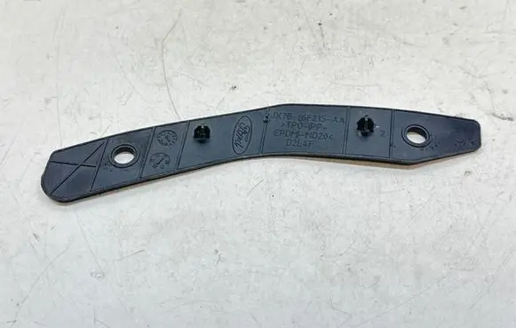 Ford Focus Fender end trim JX7B16F215AA