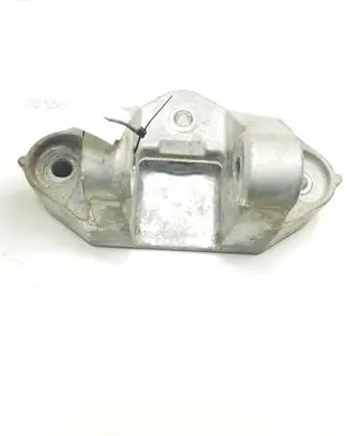 Nissan Qashqai Engine mounting bracket 038172