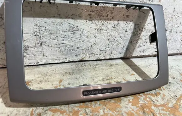 Volkswagen PASSAT B6 Radio/GPS head unit trim 3C0858069M