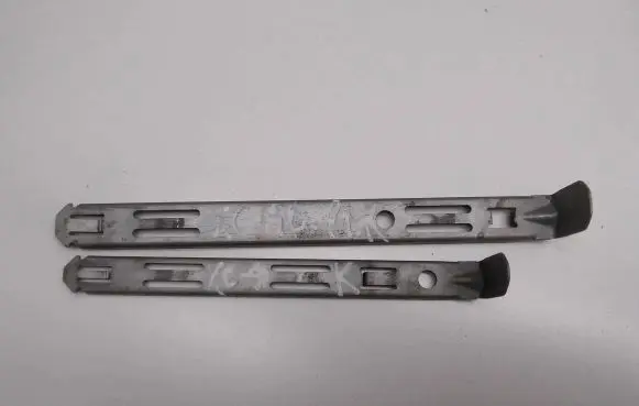 Volvo XC90 Headlight/headlamp mounting bracket 89028052 8637181 8637182