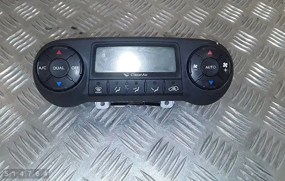 Hyundai ix35 Climate control unit 972502y700
