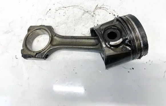 Peugeot 607 Piston with connecting rod