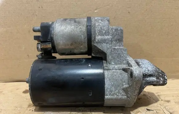 Opel Corsa C Starter motor 124436877