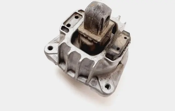 BMW 5 F10 F11 Engine mount bracket 68623513 2211 677738201