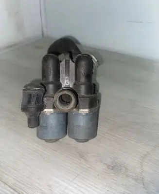 BMW X3 E83 Coolant heater control valve 0018303484 1147412078