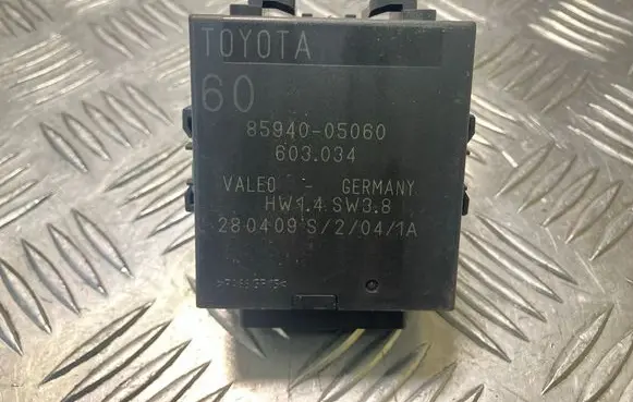 Toyota Avensis T270 Window wiper relay 8594005060