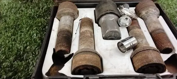 Mercedes-Benz S W222 Nuts/bolts 