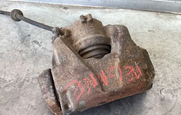 Renault Megane III Front brake caliper