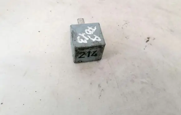 Audi A4 S4 B5 8D Other relay 443951253k 899512000